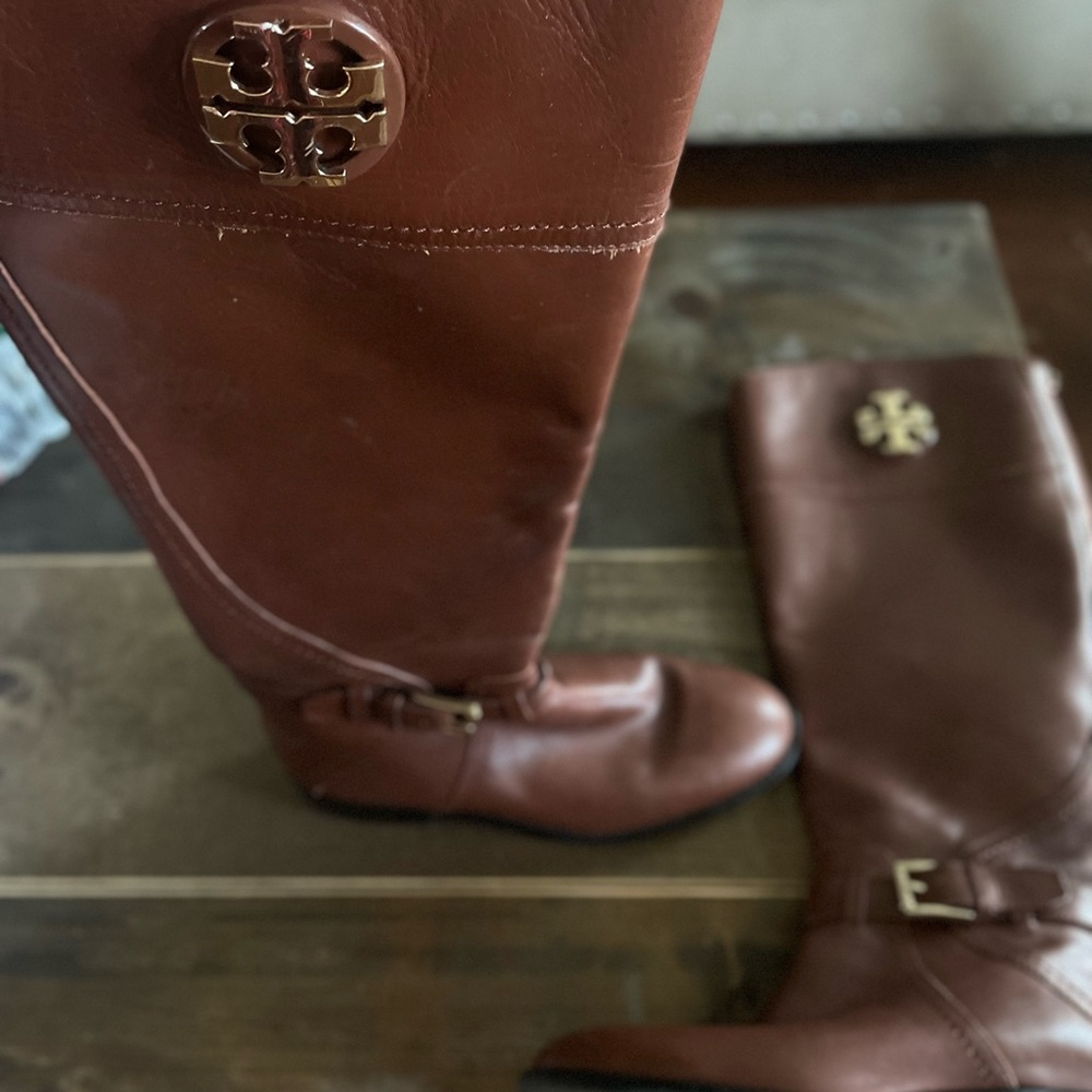 Tory Burch boots size 6